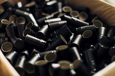 A box of screwcaps
