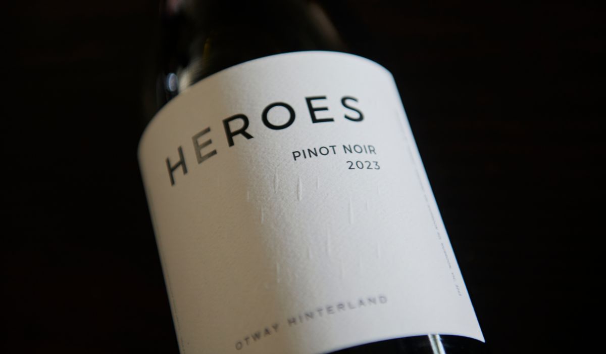 Heroes pinot noir bottle