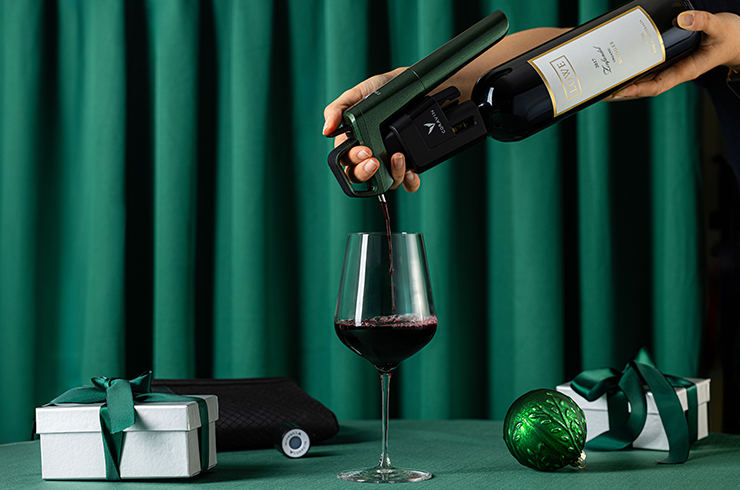 Coravin's Limited-Edition Forest-Green System