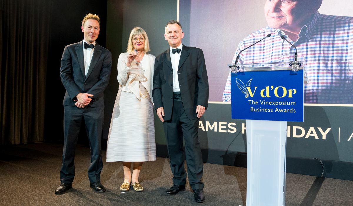 Jancis Robinson accepting an award on behalf of James Halliday