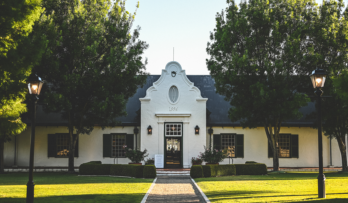 The front of the Voyager Estate cellar door