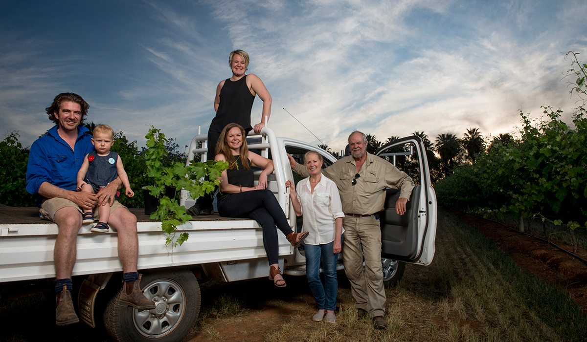 Chalmers team in the vineyard